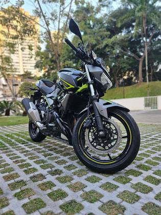 KAWASAKI Z400 KAWASAKI Z400